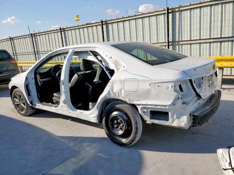 4T1BF1FK7HU695390 - 2017 TOYOTA CAMRY LE WHITE photo 2