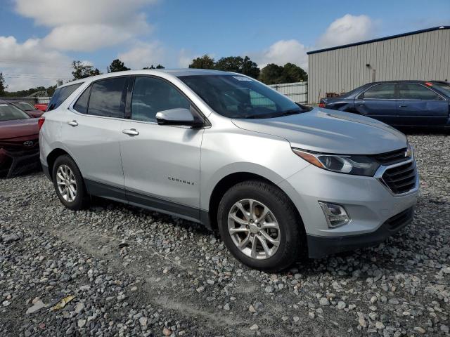 2GNAXJEV5J6301163 - 2018 CHEVROLET EQUINOX LT Silber Foto 4