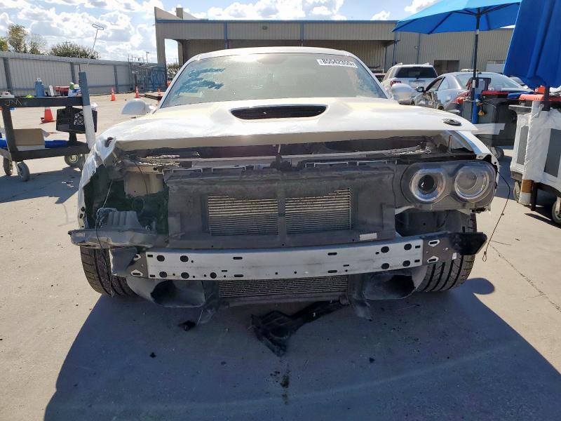 2C3CDZFJ5KH574117 - 2019 DODGE CHALLENGER R/T SCAT PACK WHITE photo 5