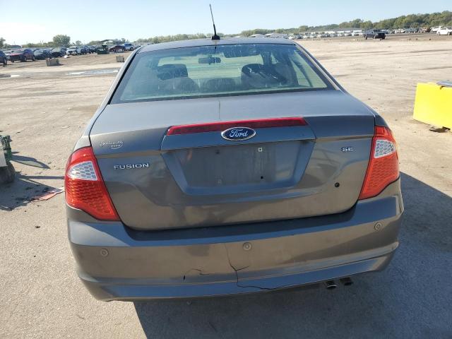 3FAHP0HA3CR306907 - 2012 FORD FUSION SE GRAY photo 6