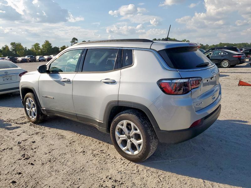 3C4NJDBN5ST527637 - 2025 JEEP COMPASS LATITUDE Argent photo 2