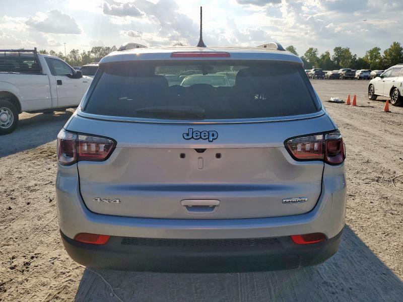 3C4NJDBN5ST527637 - 2025 JEEP COMPASS LATITUDE Argent photo 6