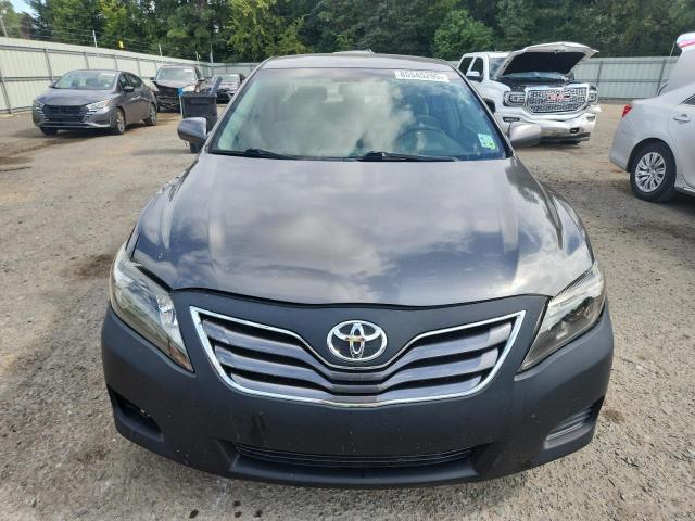 4T4BF3EK7AR058430 - 2010 TOYOTA CAMRY BASE GRAY photo 5