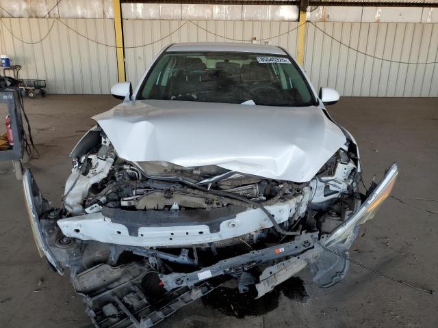 JM1BL1UF6B1391852 - 2011 MAZDA 3 I WHITE photo 5
