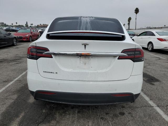 5YJXCBE24GF020243 - 2016 TESLA MODEL X WHITE photo 6