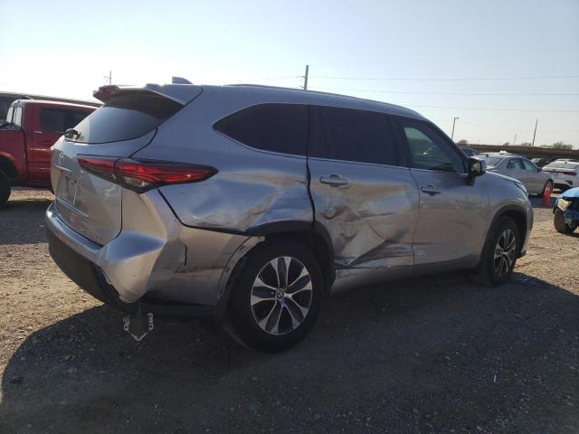 5TDGZRAHXLS500276 - 2020 TOYOTA HIGHLANDER XLE SILVER photo 3