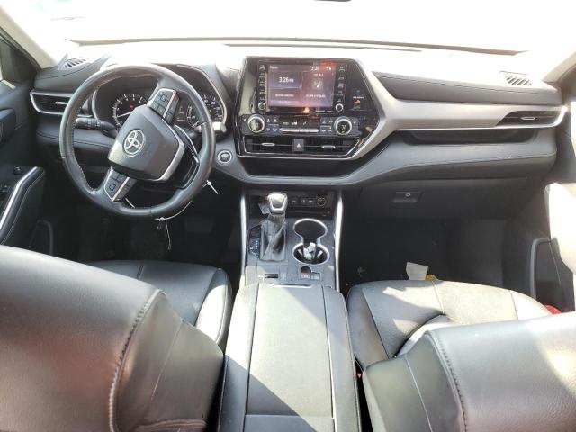 5TDGZRAHXLS500276 - 2020 TOYOTA HIGHLANDER XLE SILVER photo 8