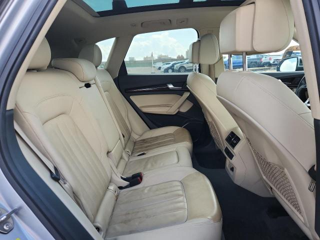 WA1BNAFY2K2073286 - 2019 AUDI Q5 PREMIUM PLUS 银色 照片 11