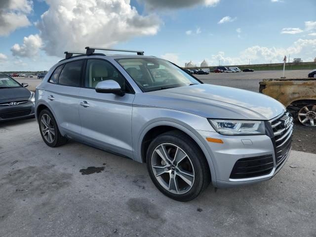 WA1BNAFY2K2073286 - 2019 AUDI Q5 PREMIUM PLUS 银色 照片 4