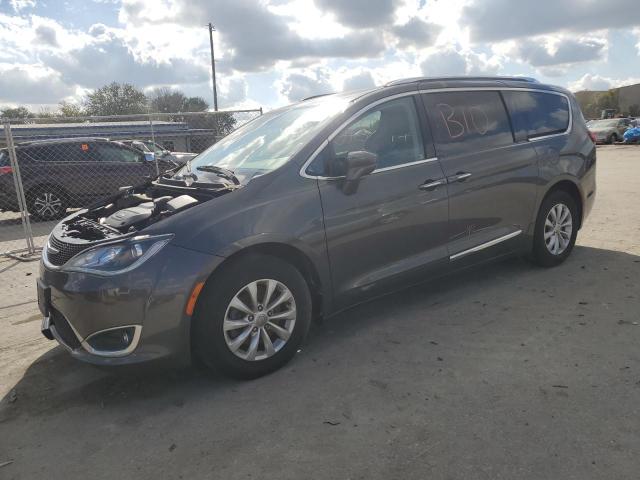 2C4RC1BG6JR317903 - 2018 CHRYSLER PACIFICA TOURING L GRAY photo 1