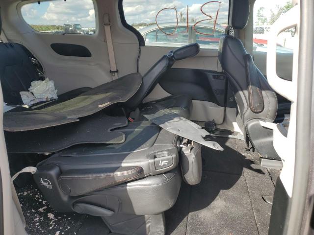 2C4RC1BG6JR317903 - 2018 CHRYSLER PACIFICA TOURING L GRAY photo 11