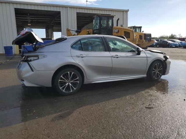 4T1B11HK4KU168054 - 2019 TOYOTA CAMRY L SILVER photo 3