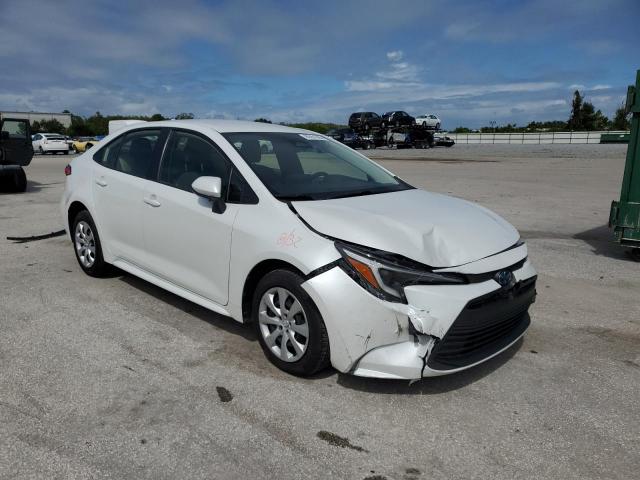 JTDBCMFE9R3042513 - 2024 TOYOTA COROLLA LE WHITE photo 4