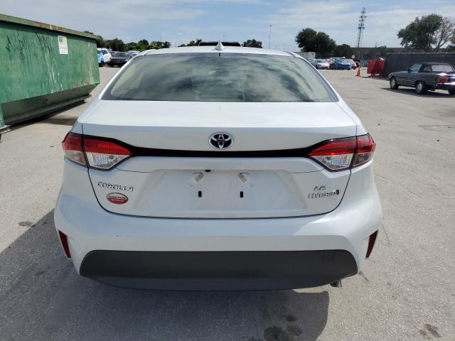 JTDBCMFE9R3042513 - 2024 TOYOTA COROLLA LE WHITE photo 6