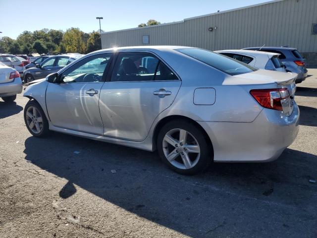 4T1BF1FK3EU338431 - 2014 TOYOTA CAMRY L SILVER photo 2
