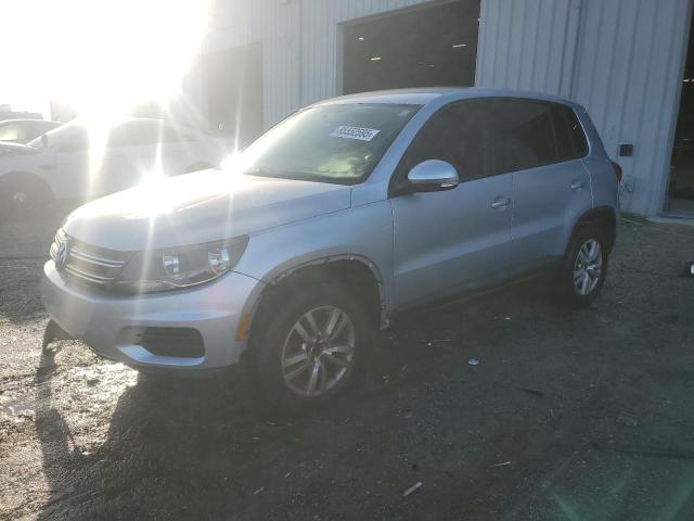 2014 VOLKSWAGEN TIGUAN S, 