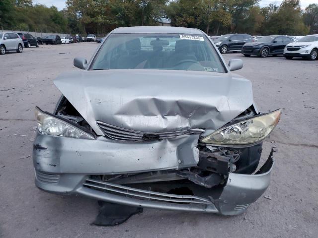 4T1BE32K85U522042 - 2005 TOYOTA CAMRY LE SILVER photo 5