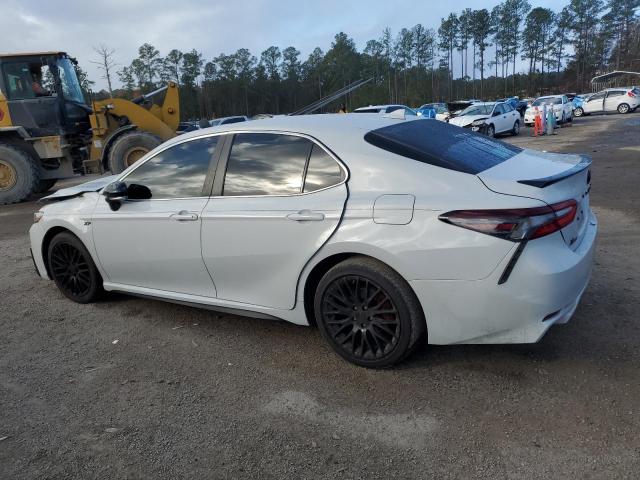 4T1T11AK8RU201310 - 2024 TOYOTA CAMRY SE NIGHT SHADE WHITE photo 2