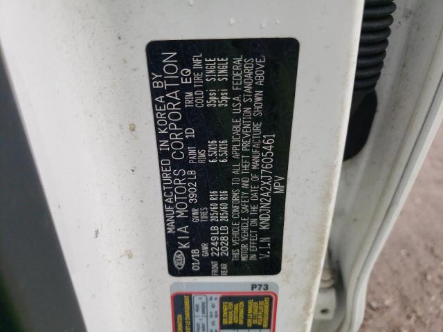 KNDJN2A2XJ7605461 - 2018 KIA SOUL Blanc photo 12