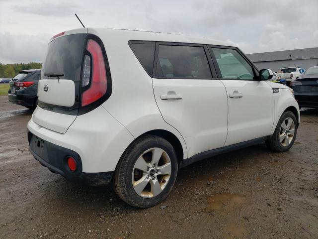 KNDJN2A2XJ7605461 - 2018 KIA SOUL Blanc photo 3