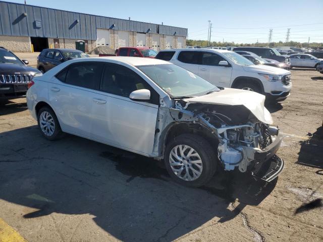 5YFBURHE2HP605558 - 2017 TOYOTA COROLLA L WHITE photo 4