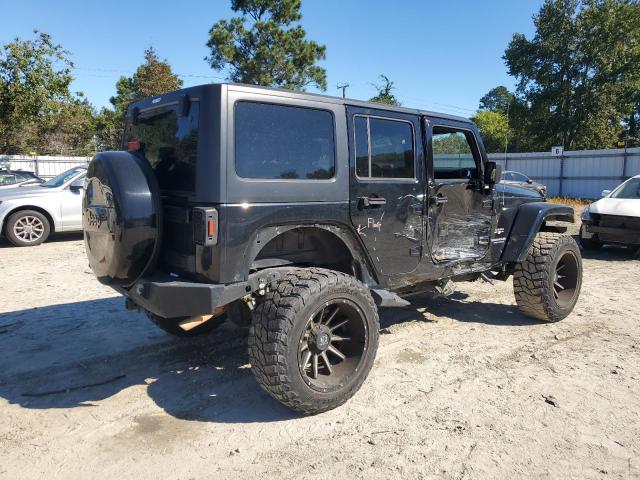 1C4BJWEG0GL103944 - 2016 JEEP WRANGLER U SAHARA Schwarz Foto 3