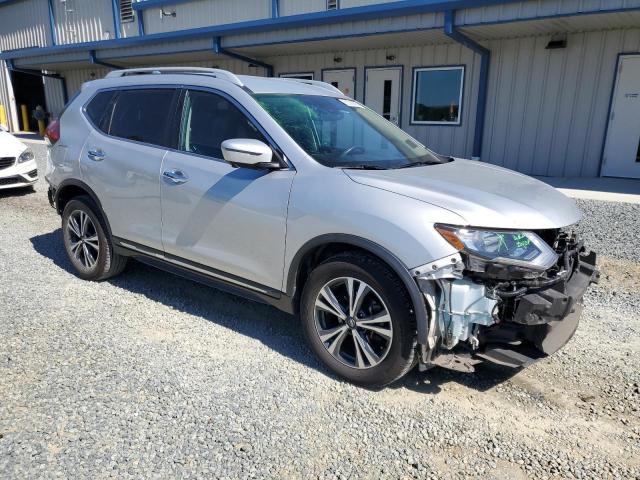 5N1AT2MTXJC740310 - 2018 NISSAN ROGUE S 银色 照片 4