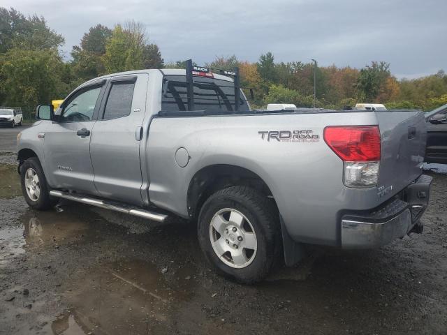 5TFUY5F19BX207729 - 2011 TOYOTA TUNDRA DOUBLE CAB SR5 SILVER photo 2