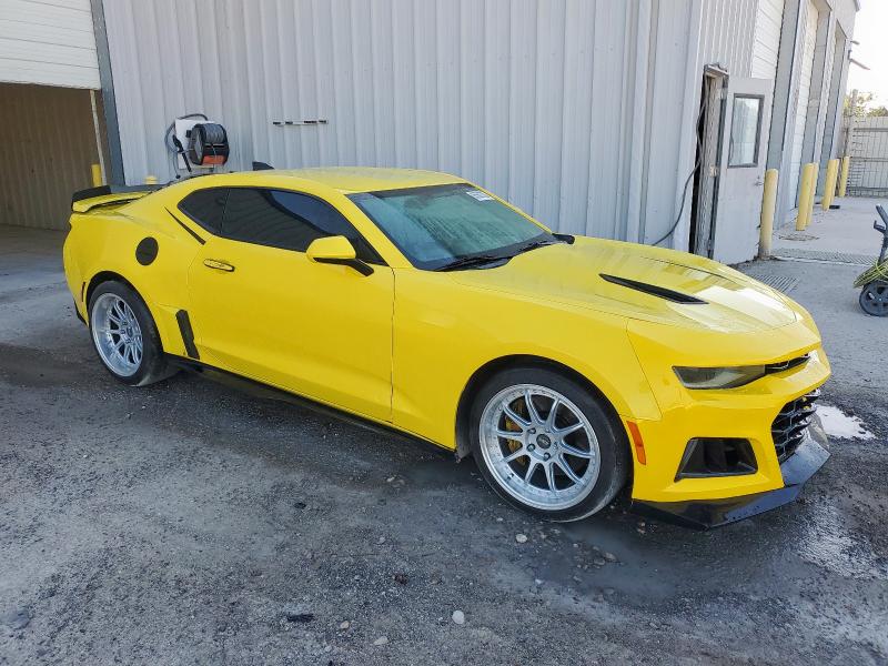 1G1FF1R73H0160330 - 2017 CHEVROLET CAMARO SS 黄色 照片 4