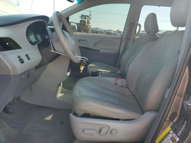 5TDKK3DC2ES471015 - 2014 TOYOTA SIENNA LE თაფლისფერი ფოტო 7