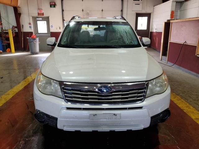 JF2SH6CC2AH739563 - 2010 SUBARU FORESTER 2.5X PREMIUM WHITE photo 5
