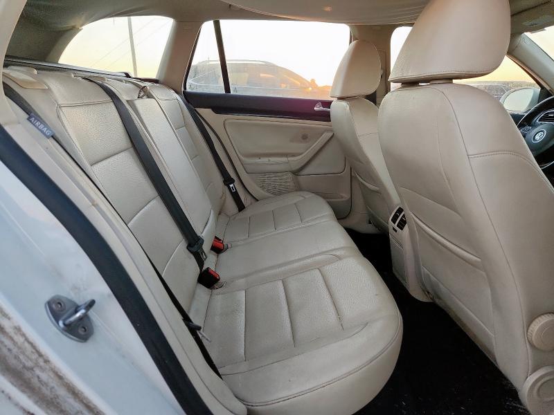 3VWTL8AJ6AM650182 - 2010 VOLKSWAGEN JETTA TDI أبيض صورة 11