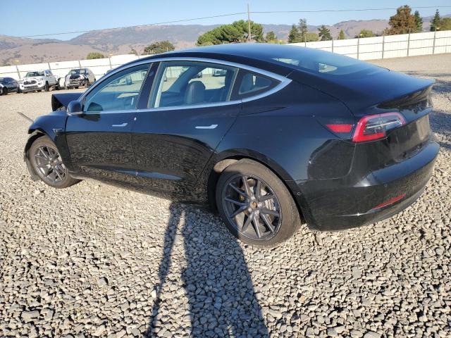 5YJ3E1EA7JF057112 - 2018 TESLA MODEL 3 Schwarz Foto 2
