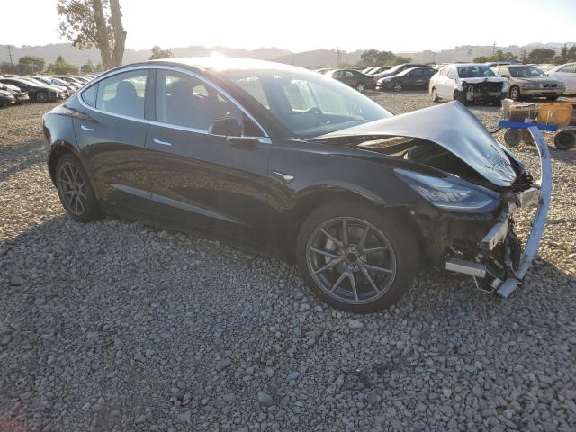 5YJ3E1EA7JF057112 - 2018 TESLA MODEL 3 Schwarz Foto 4