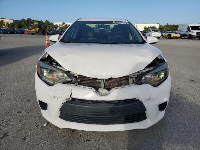 5YFBURHEXFP335024 - 2015 TOYOTA COROLLA L WHITE photo 5