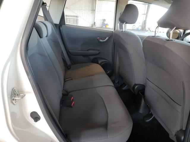 JHMGE8H20AC013625 - 2010 HONDA FIT WHITE photo 10