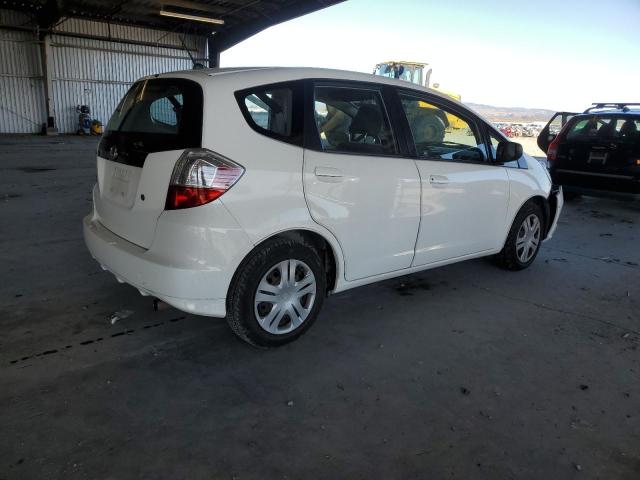 JHMGE8H20AC013625 - 2010 HONDA FIT WHITE photo 3