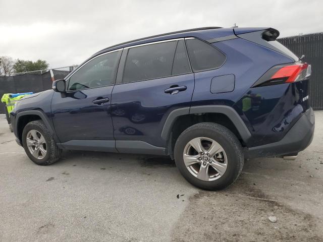 2T3W1RFVXPW283253 - 2023 TOYOTA RAV4 XLE Blau Foto 2