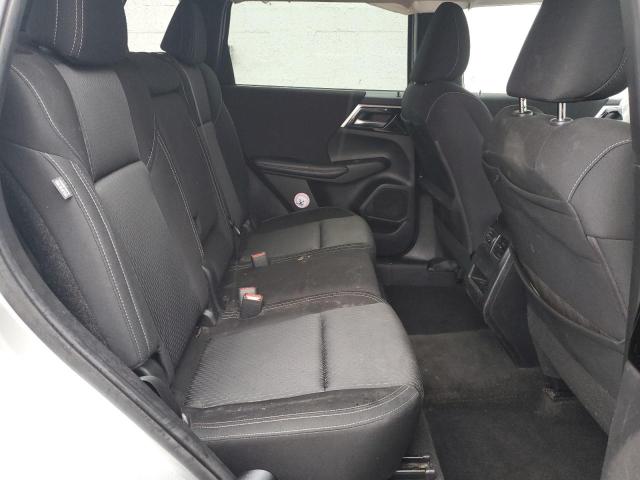 JA4J4TA89NZ047605 - 2022 MITSUBISHI OUTLANDER ES 银色 照片 11