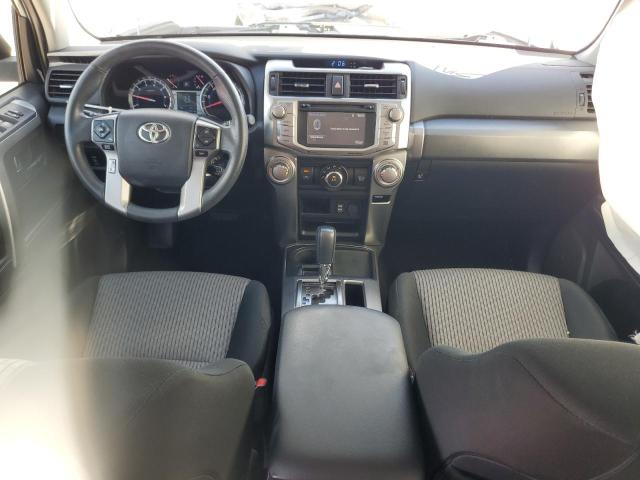 JTEZU5JR0J5191165 - 2018 TOYOTA 4RUNNER SR5 ვერცხლისფერი ფოტო 8