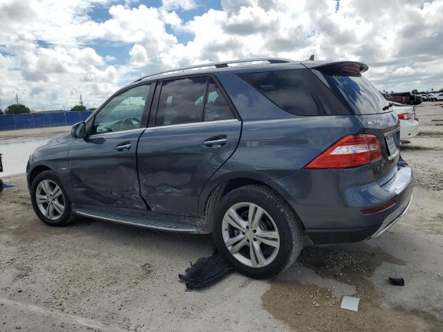 4JGDA5HB9CA043196 - 2012 MERCEDES-BENZ ML 350 4MATIC CHARCOAL photo 2