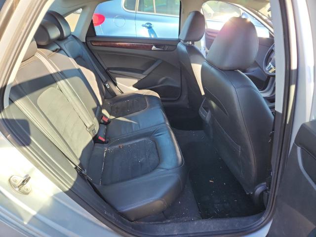 1VWCP7A3XCC030021 - 2012 VOLKSWAGEN PASSAT SEL SILVER photo 10