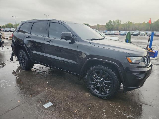 1C4RJFAG3JC342769 - 2018 JEEP GRAND CHER LAREDO BLACK photo 4