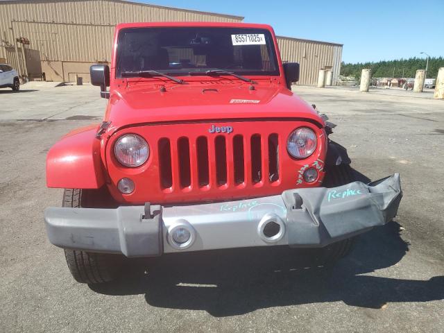 1C4BJWEGXFL544253 - 2015 JEEP WRANGLER U SAHARA RED photo 5
