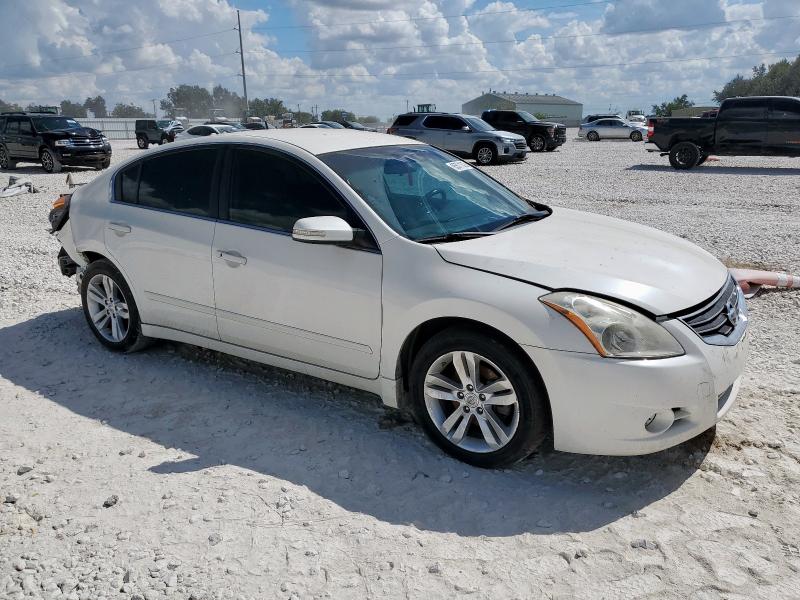 1N4BL2AP3BC129431 - 2011 NISSAN ALTIMA SR WHITE photo 4