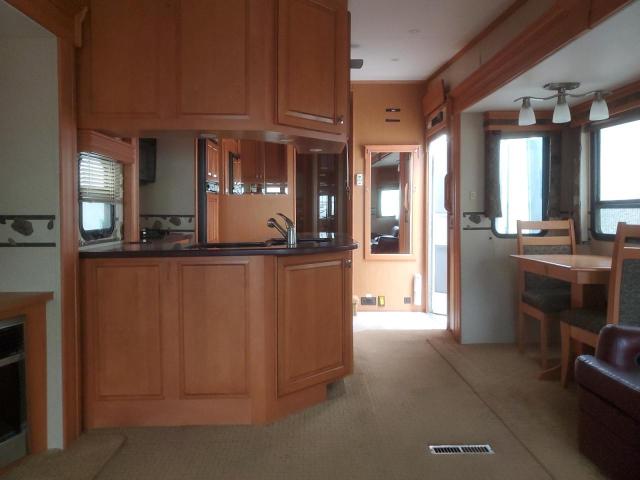 16F62C5R581B16557 - 2008 CAMPER UNKNOWN 白色 照片 5