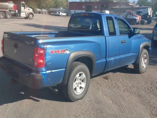 1D7HW42N66S627256 - 2006 DODGE DAKOTA SLT BLUE photo 4