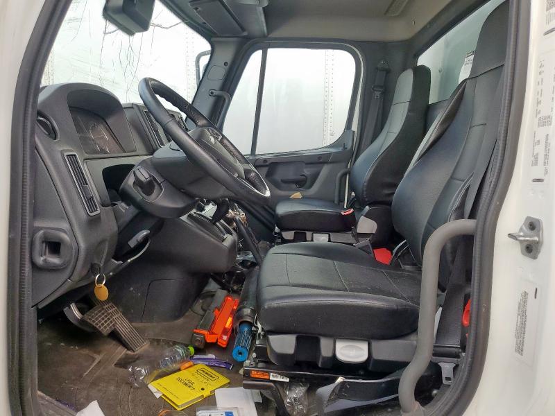 1FVACWFC4RHUV2116 - 2024 FREIGHTLINER M2 106 MEDIUM DUTY WHITE photo 5