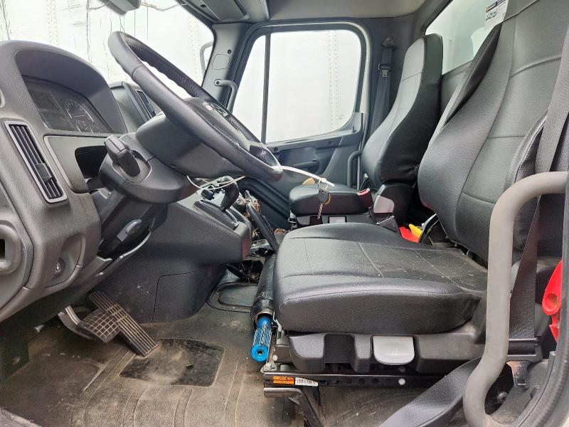 1FVACWFC4RHUV2116 - 2024 FREIGHTLINER M2 106 MEDIUM DUTY WHITE photo 7