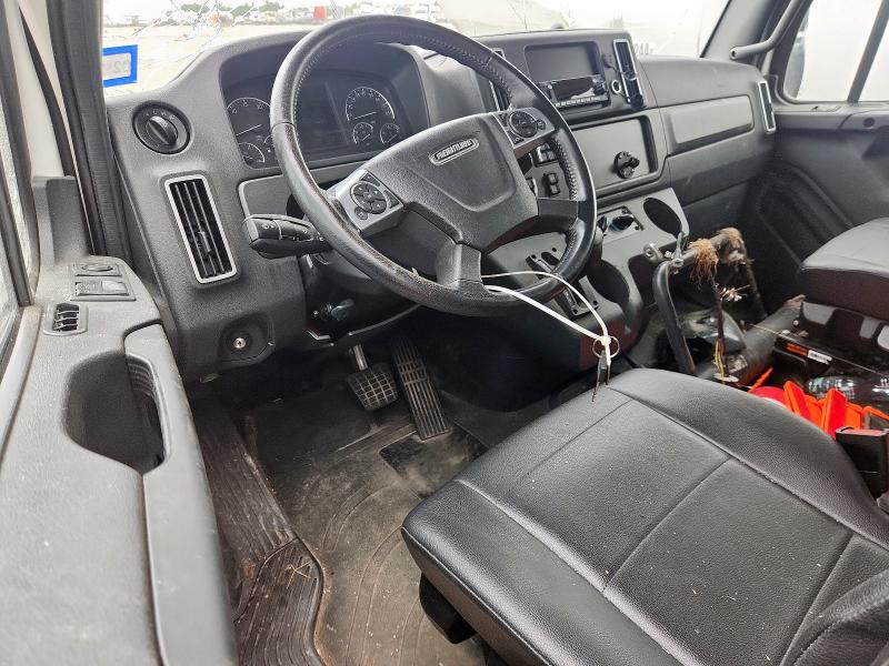 1FVACWFC4RHUV2116 - 2024 FREIGHTLINER M2 106 MEDIUM DUTY WHITE photo 8